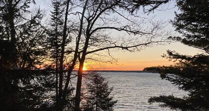 Charming and Cozy, 4-Season, Fence Lake Cottage with Beautiful Sunset View