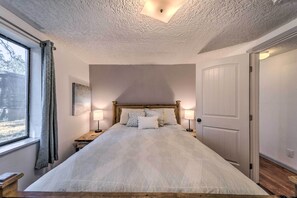 2 habitaciones, escritorio, cuna de viaje y internet 