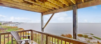 Waterfront, Dog-Friendly House w/ Private W/D, Shared Pool, WiFi, Sound Views