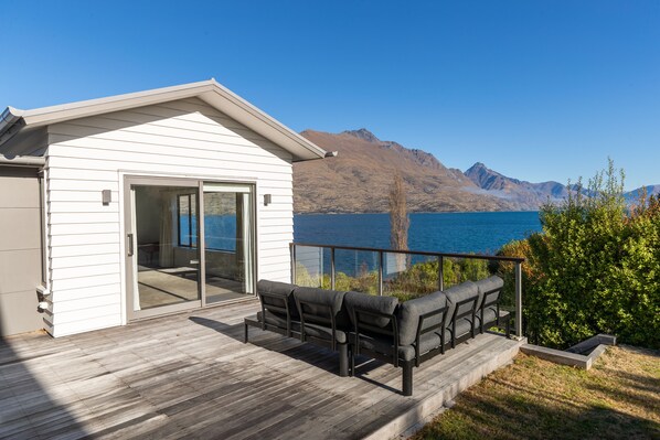 Luxury House | Lake view