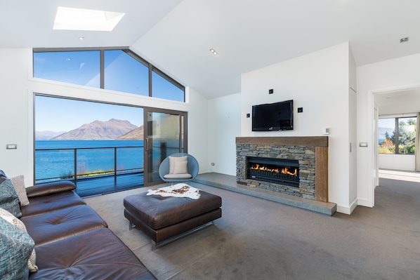 Luxury House | Living area
