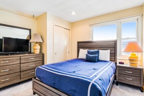 3 bedrooms, iron/ironing board, Internet, bed sheets