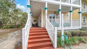 Exterior - Margarita Sunrise – Charming Florida Cottage Near 30A Beaches (Santa Rosa Beach)