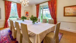Dining - Kingscote Park House - sleeps 19 guests  in 9 bedrooms (Kingscote)