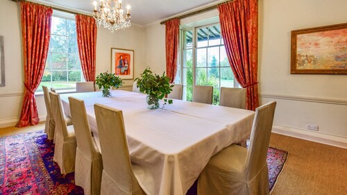 Kingscote Park House - sleeps 19 guests  in 9 bedrooms