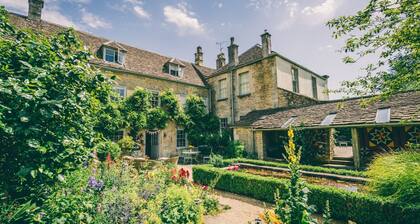 Kingscote Park House - sleeps 19 guests in 9 bedrooms