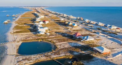 Pool! DOCK! Two Master Bedrooms. Private & public beach access. Sleeps 12