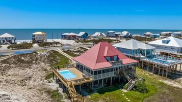 På stranden og strandhåndklær