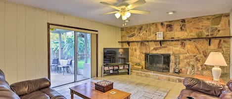 TV, fireplace, DVD player, books