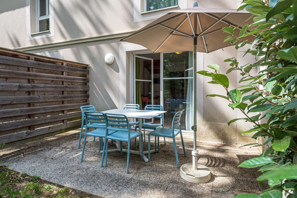 Eigentum, Haus, Gebäude, Hinterhof, Terrasse, Garten, Grundeigentum, Zuhause, Zimmer, Möbel