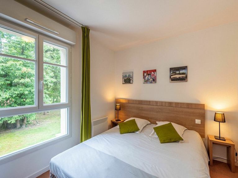 Nice Apartment In Villa For 6 People With Pool, Internet, Tv, Terrace And Pets Allowed - Saumur