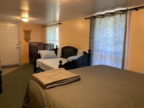 3 bedrooms, iron/ironing board, travel cot, WiFi