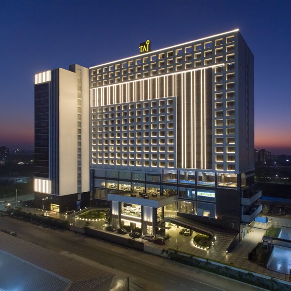 Front of property - Taj Skyline Ahmedabad (Ahmedabad)