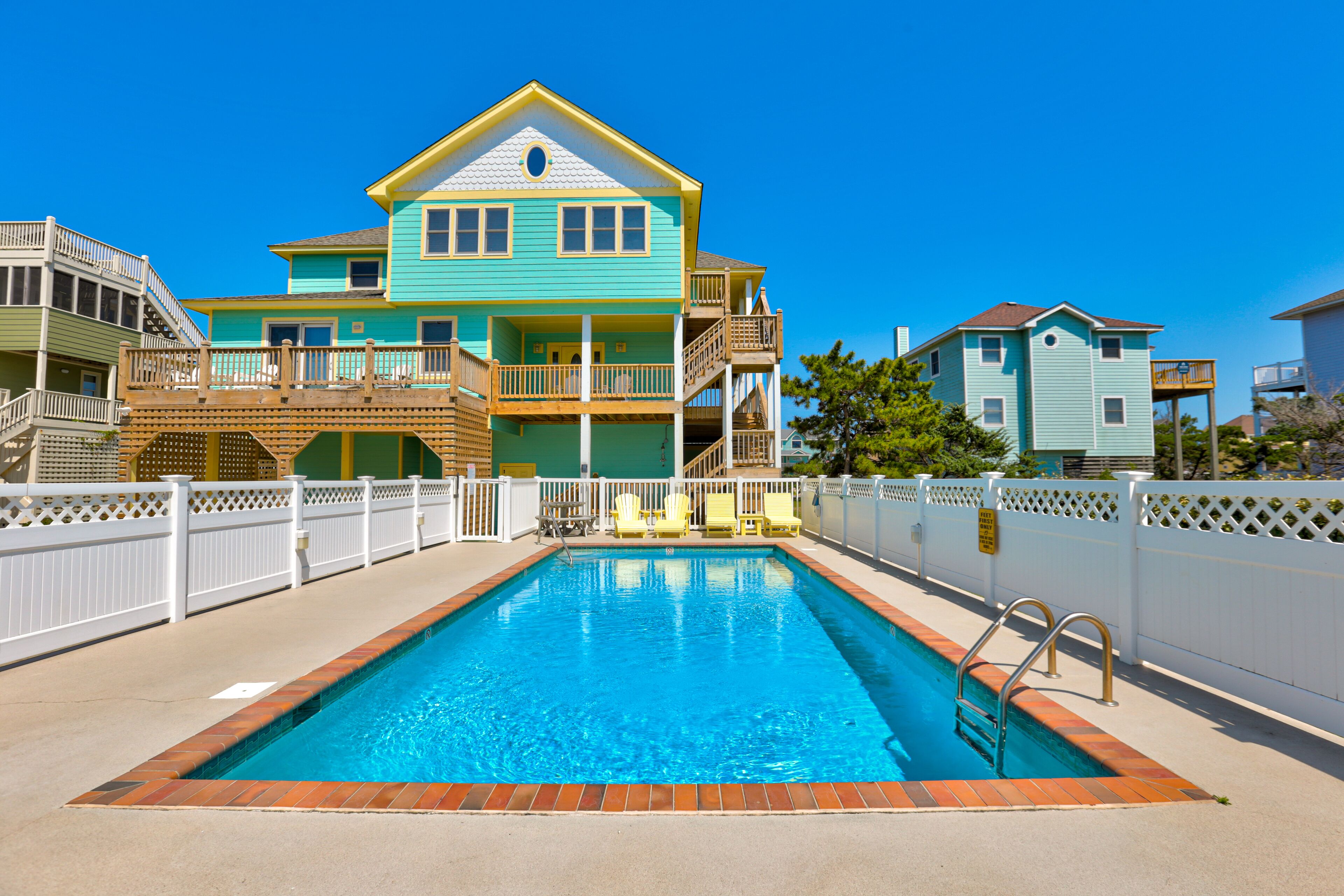 Semi-oceanfront house with private pool, hot tub, & ocean views