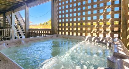 Oceanfront home with private hot tub, pool, washer/dryer & central AC