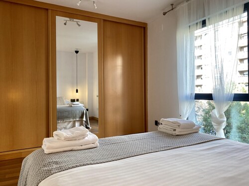 - Housingleon-center with two garage spaces