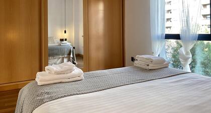 - Housingleon-center with two garage spaces