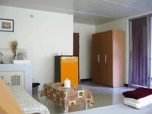1 bedroom, WiFi - Poppular Palace Don Mueang Bangkok, 5-minute drive from Impact Arena (Chang Wat Nonthaburi)