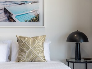 1 bedroom, iron/ironing board, WiFi, bed sheets - The Arden 5 Coogee. New Spacious Quiet Balcony Apartment, Meters to Beach (Coogee)