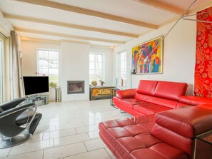 Fireplace - Quaint Holiday Home in Gerkesklooster with Hot Tub, Sauna & Fenced Garden (Gerkesklooster)