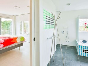 Bathroom - Quaint Holiday Home in Gerkesklooster with Hot Tub, Sauna & Fenced Garden (Gerkesklooster)
