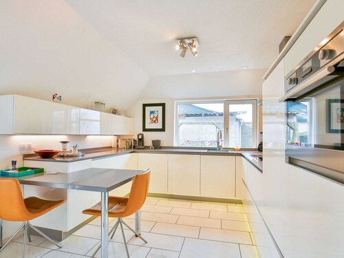 Quaint Holiday Home in Gerkesklooster with Hot Tub, Sauna & Fenced Garden