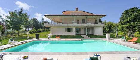 Apartment | Pool | Outdoor pool