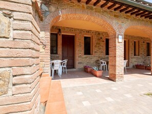 Balcony - Elegant Apartment in Alberi-montaione With a View (Montaione)