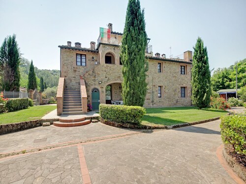 Elegant Apartment in Alberi-montaione With a View
