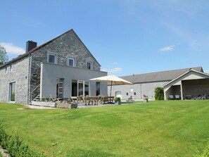 Balcony - Cozy Holiday Home in Mettet With Private Pool and Sauna (Mettet)