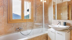 Bathtub - Nice Chalet Near a Ski Area (Heremence)