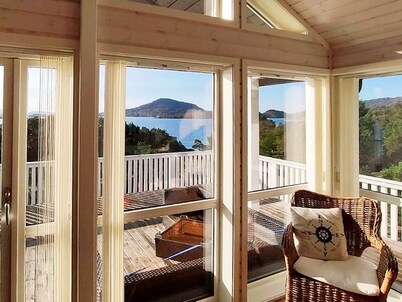 6 Person Holiday Home in Hartbakke