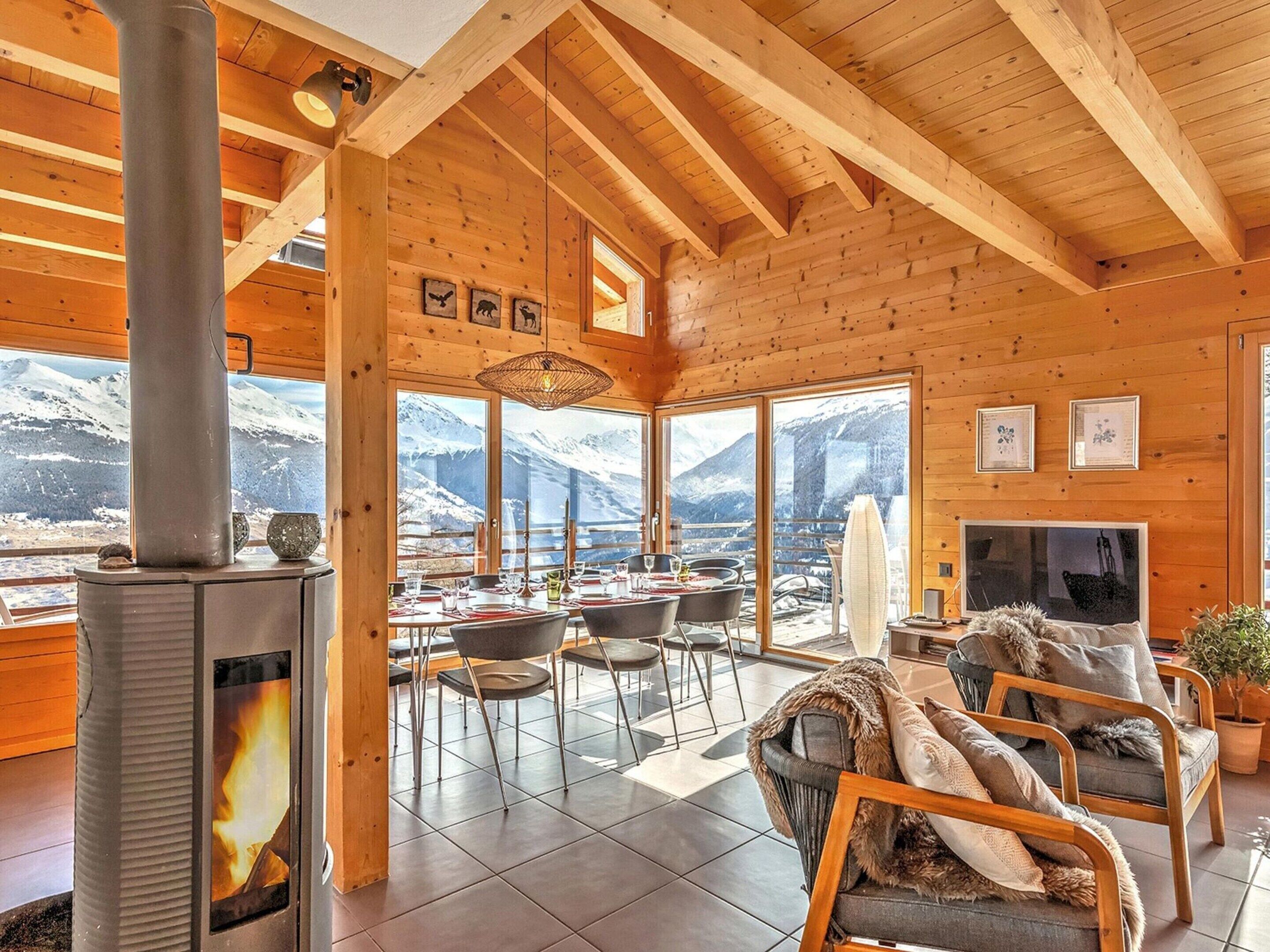 Chalet | Dining