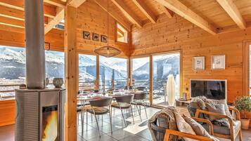 Chalet | Tempat makan