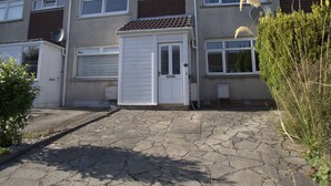 Unclassified image, 2 of 32, button - Secluded Apartment in Aberdeen near Hazlehead Park (Aberdeen)