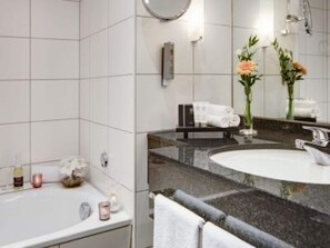 Apartment | Bathroom
