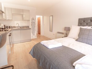 Apartment | Private kitchen | Fridge, microwave, oven, electric kettle