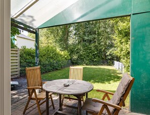 House | Balcony - Nice Holiday Home in Quiet Park near Veerse Meer (Kortgene)