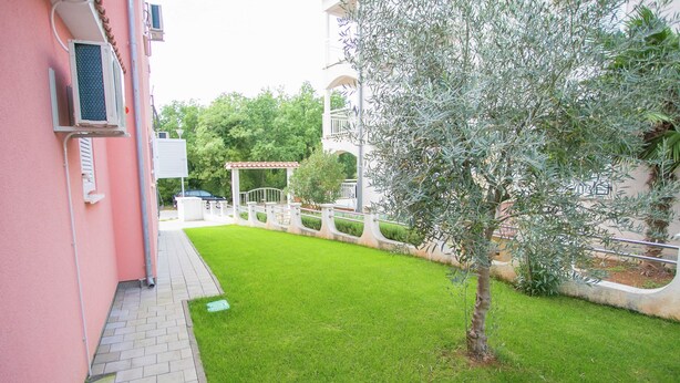 Unclassified image, 1 of 28, button - Nice Decorated one Bedroom Apartment With Terrace (Porec)