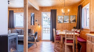 Chalet | Dining