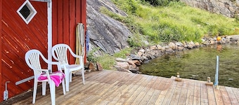 10 Person Holiday Home in Staubø