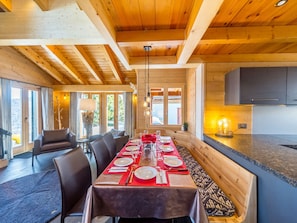 Dining - New Upgraded Comfort Chalet Directly on the ski Slope, With Sauna (Riddes)