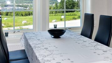 House | Dining