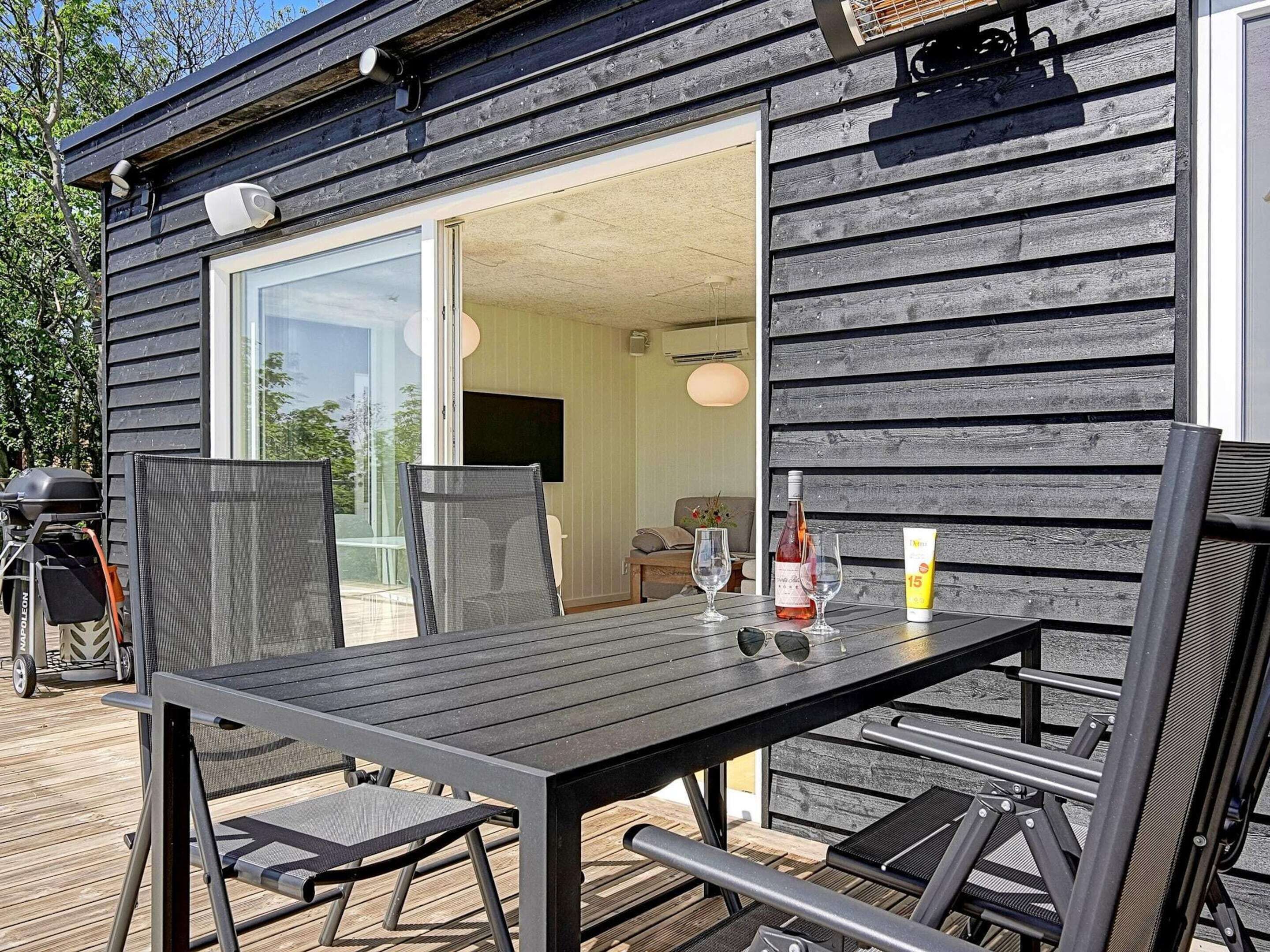 House | Outdoor dining