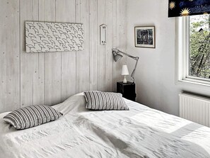 3 bedrooms, individually furnished - 5 Person Holiday Home in Mörbylånga (Morbylanga)
