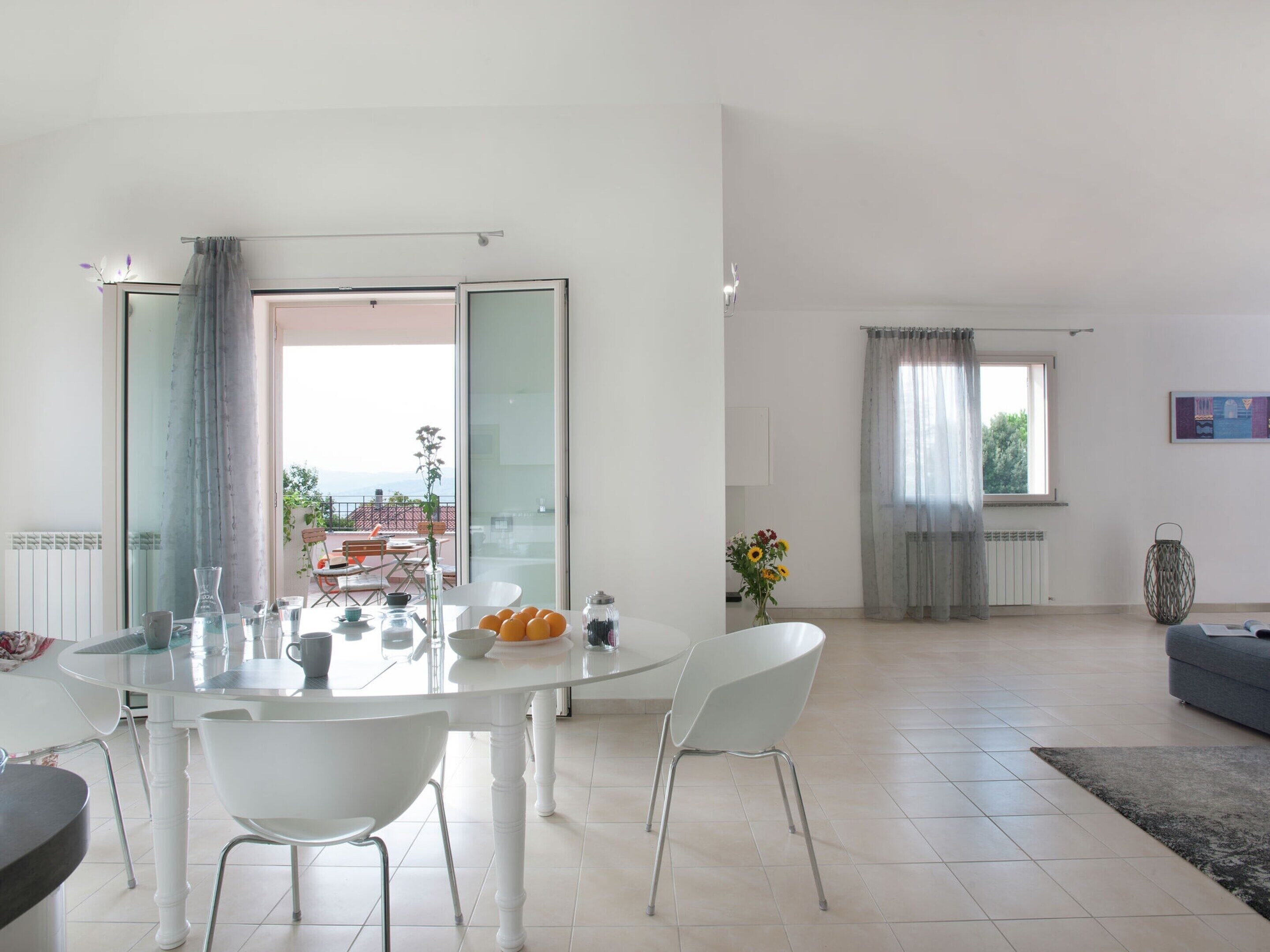Villa | Dining