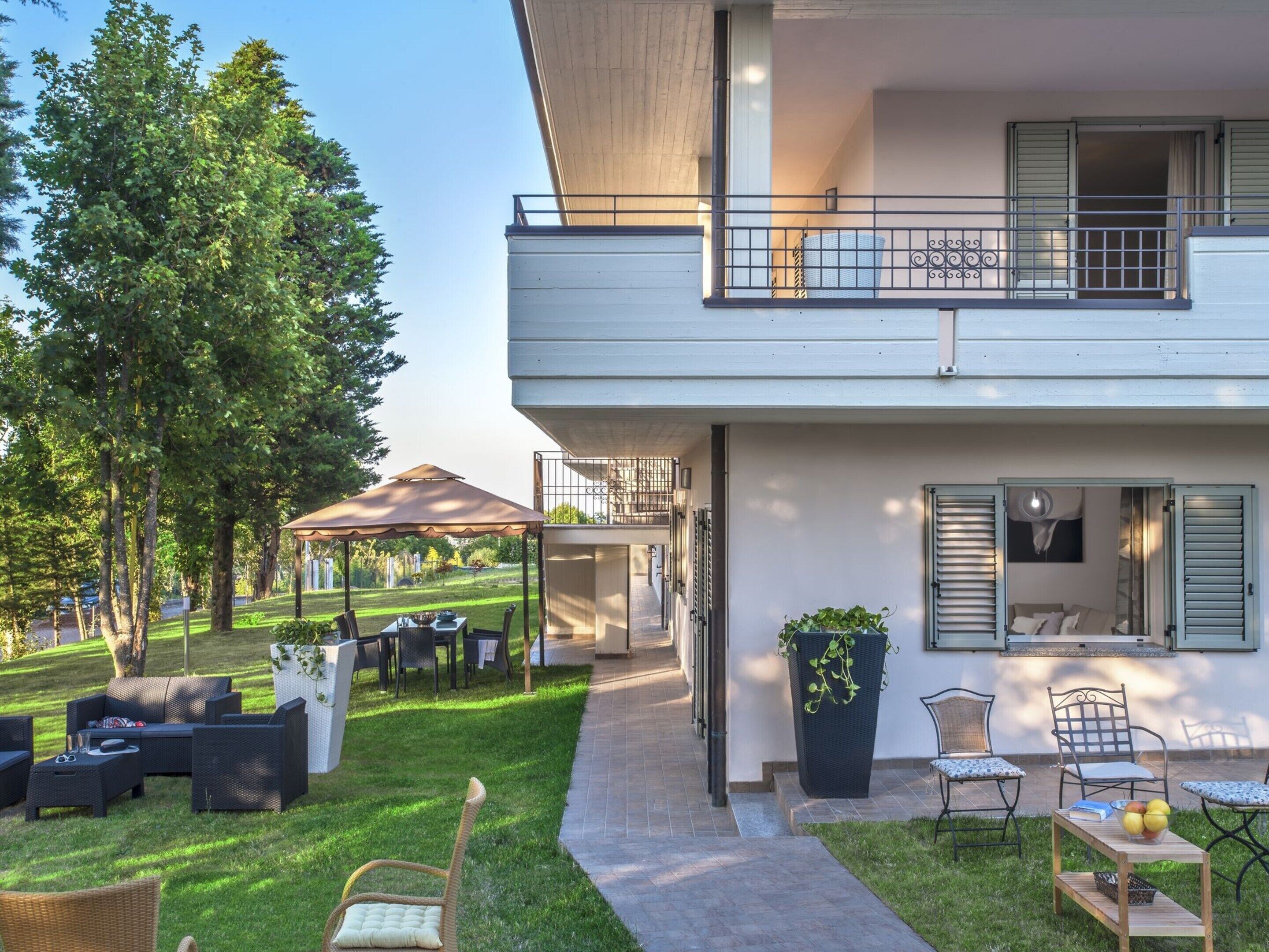 Villa | Dining