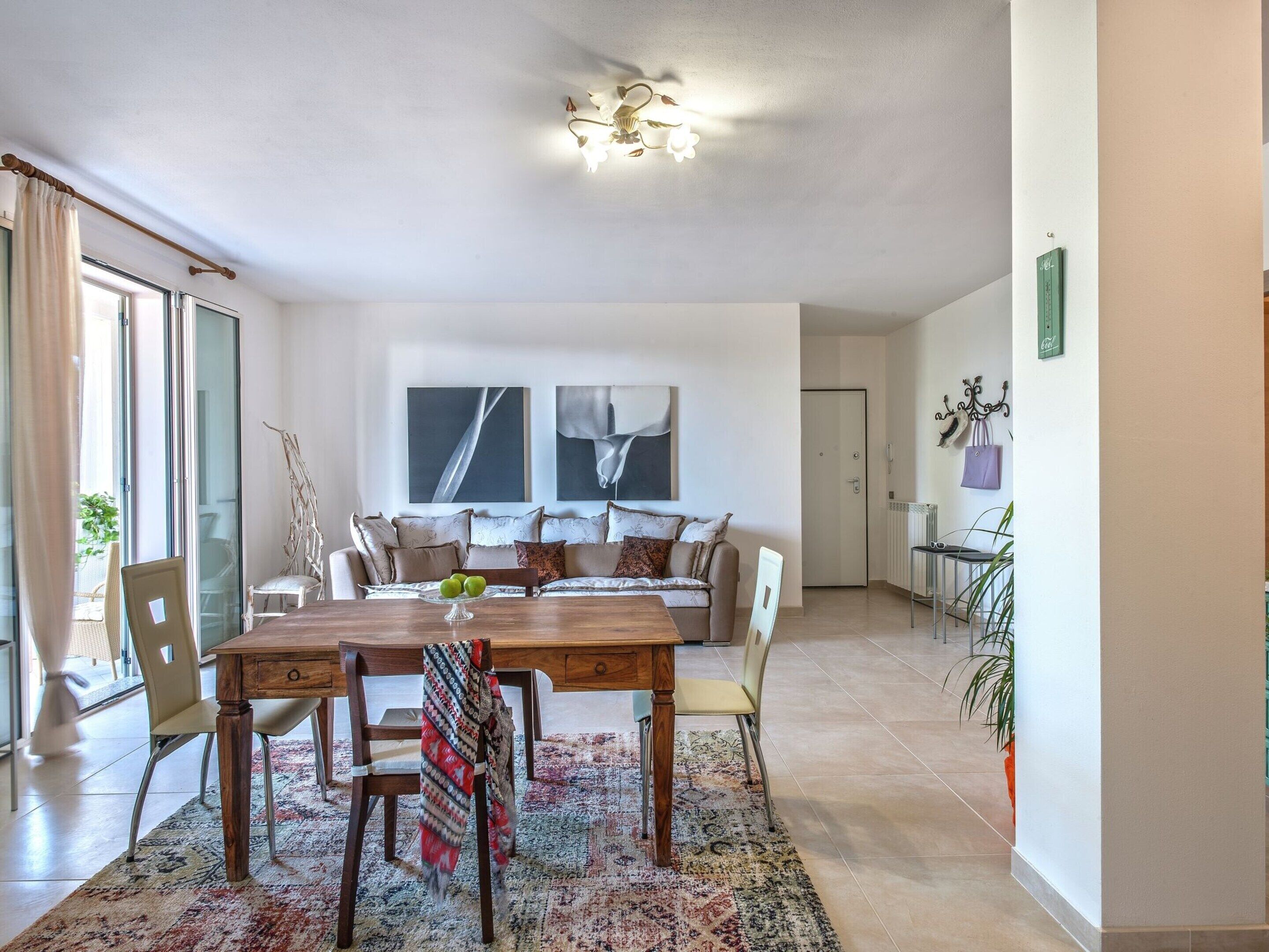 Villa | Dining