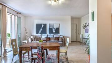 Villa | Dining