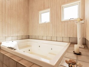 House | Spa treatment